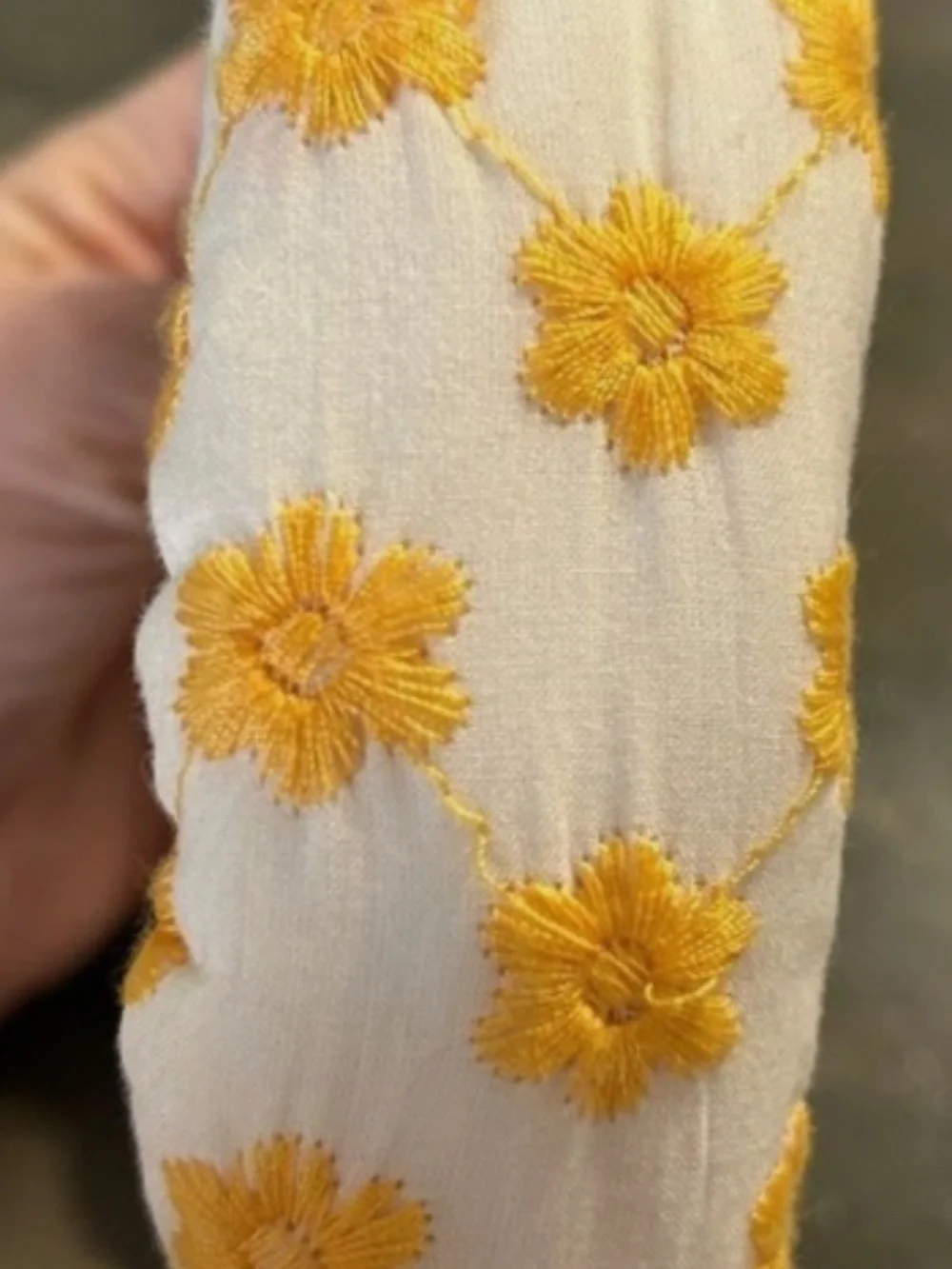 Lele Sadoughi Eyelet Daisy Embroidered Knot Headband